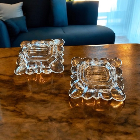 Elegant Glass Ashtrays - Picture 2 of 5
